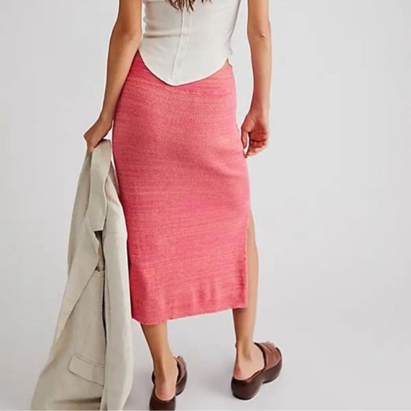 Free People Golden Hour Midi Sweater Skirt Pink Size Large NWT - Picture 9 of 9